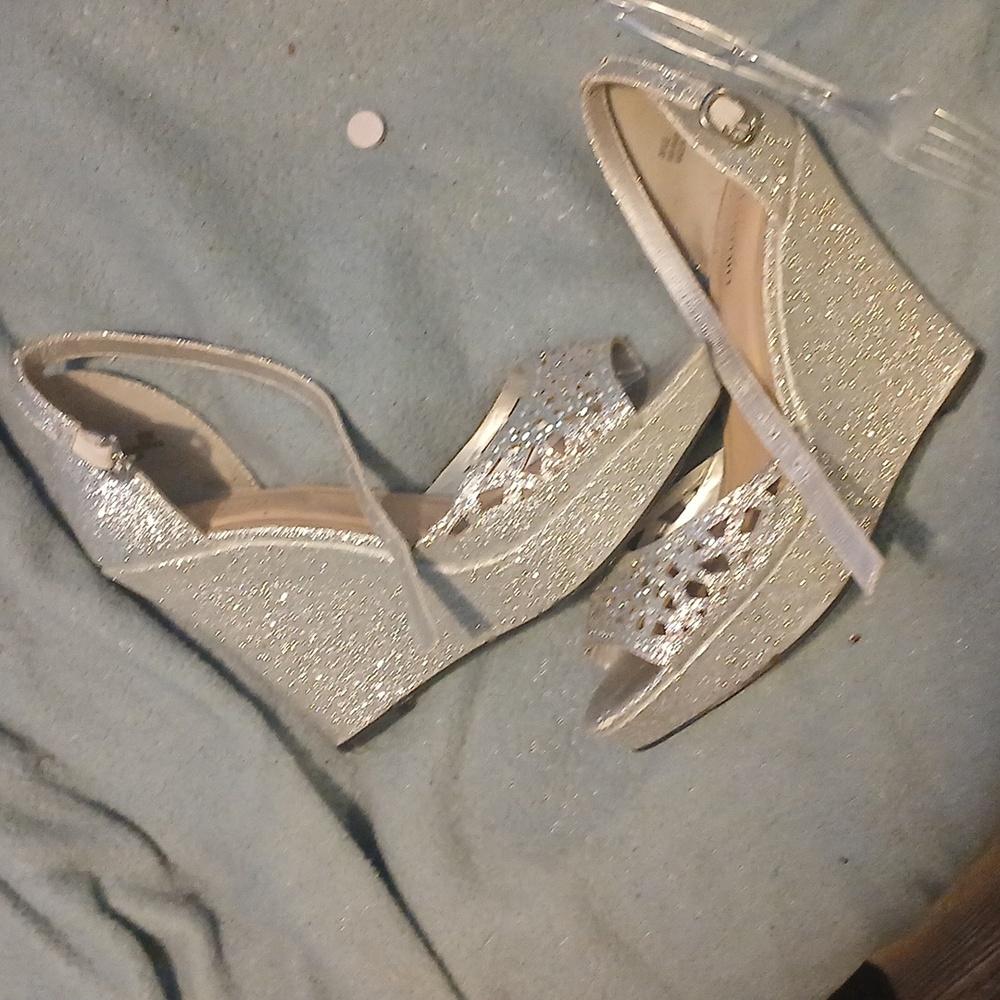 High heals - Picture 3 of 3